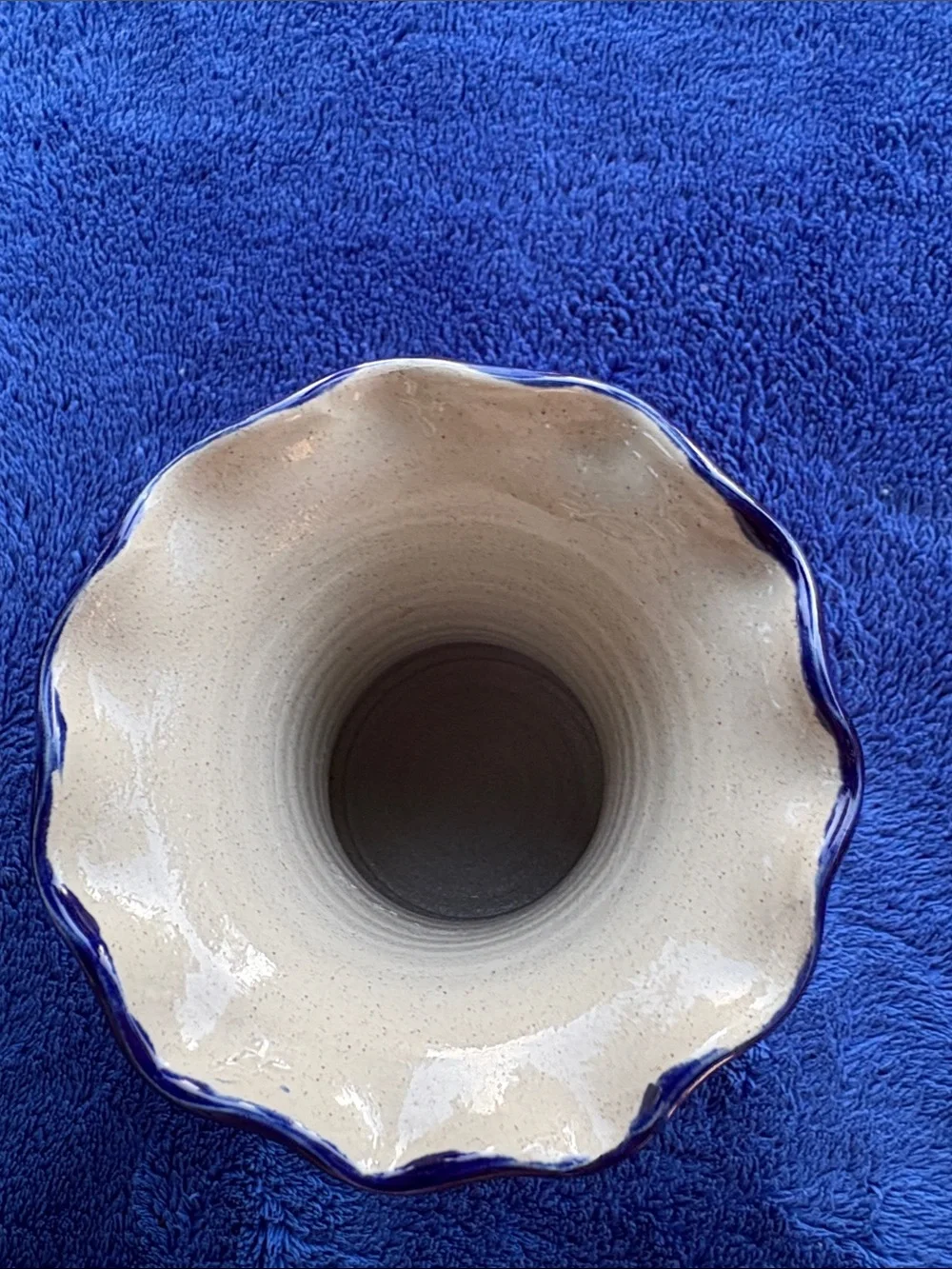 Williamsburg Pottery Salt Glaze Vase Ruffled Top Edge Colbalt Blue Flower